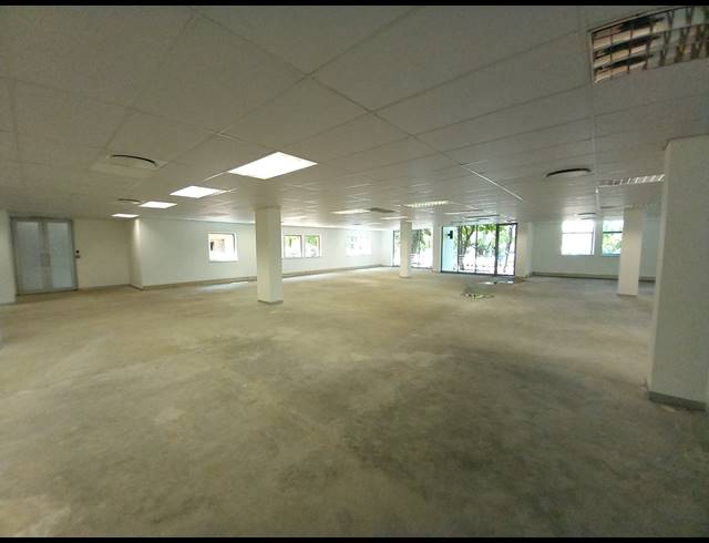 674M² OFFICE TO LET IN BRYANSTON